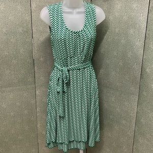 Apt 9 green patterned stretchy dress 💚
